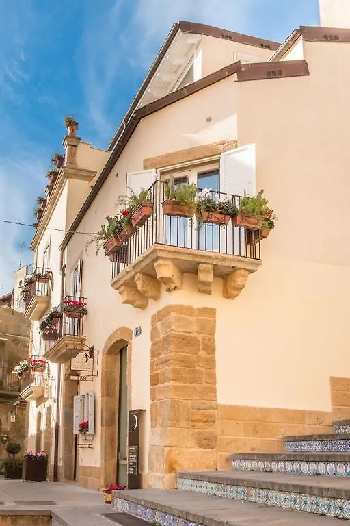 Bed and breakfast B&B Charme Il Dito E La Luna Caltagirone