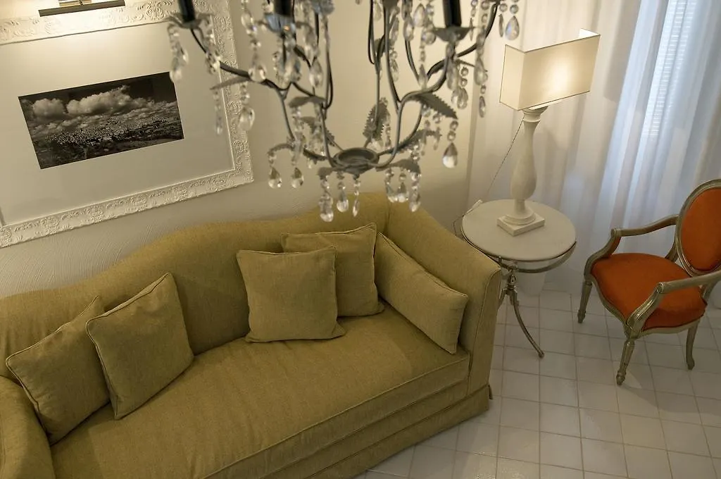 B&B Charme Il Dito E La Luna 卡尔塔吉罗 2*,  意大利