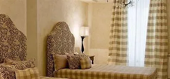 B&B Charme Il Dito E La Luna 卡尔塔吉罗 住宿加早餐酒店